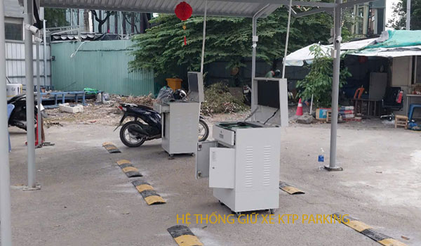 Hệ thống máy giữ xe thông minh 135 Nguyễn Huệ