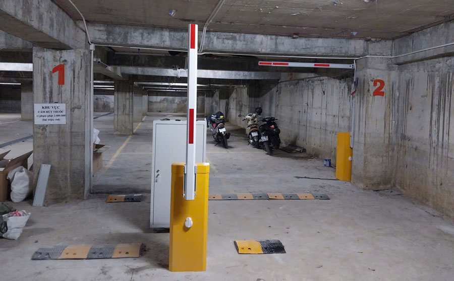 KTP lắp đặt barrier cần gập dưới tầng hầm bãi xe